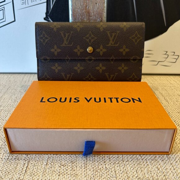 Louis Vuitton Sarah Bi-Fold Wallet - Picture 11 of 12